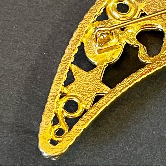 Celestial Crescent Moon Brooch Gold Tone Hearts Stars Whimsigoth Moody Charmed - Picture 10 of 16